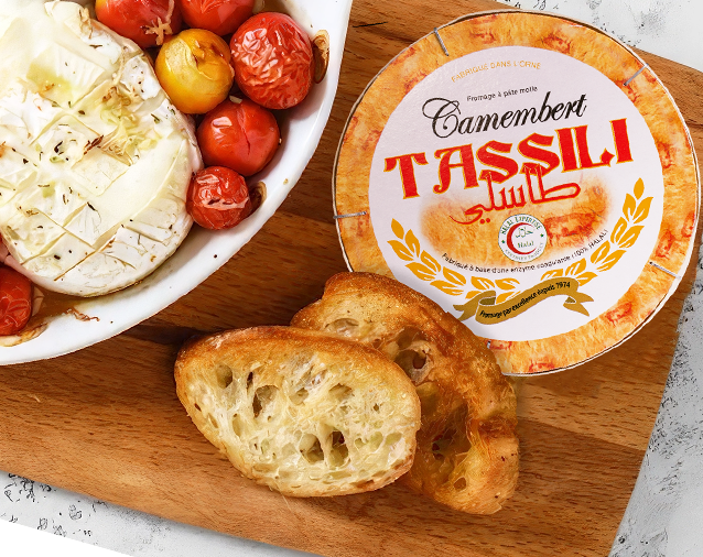 Camembert Tassili rôti aux tomates cerises & baguette grillée